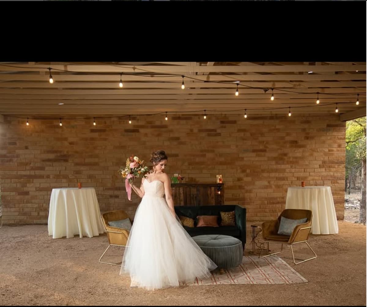 Bride in the covered open-air pavilion at Prima Vista