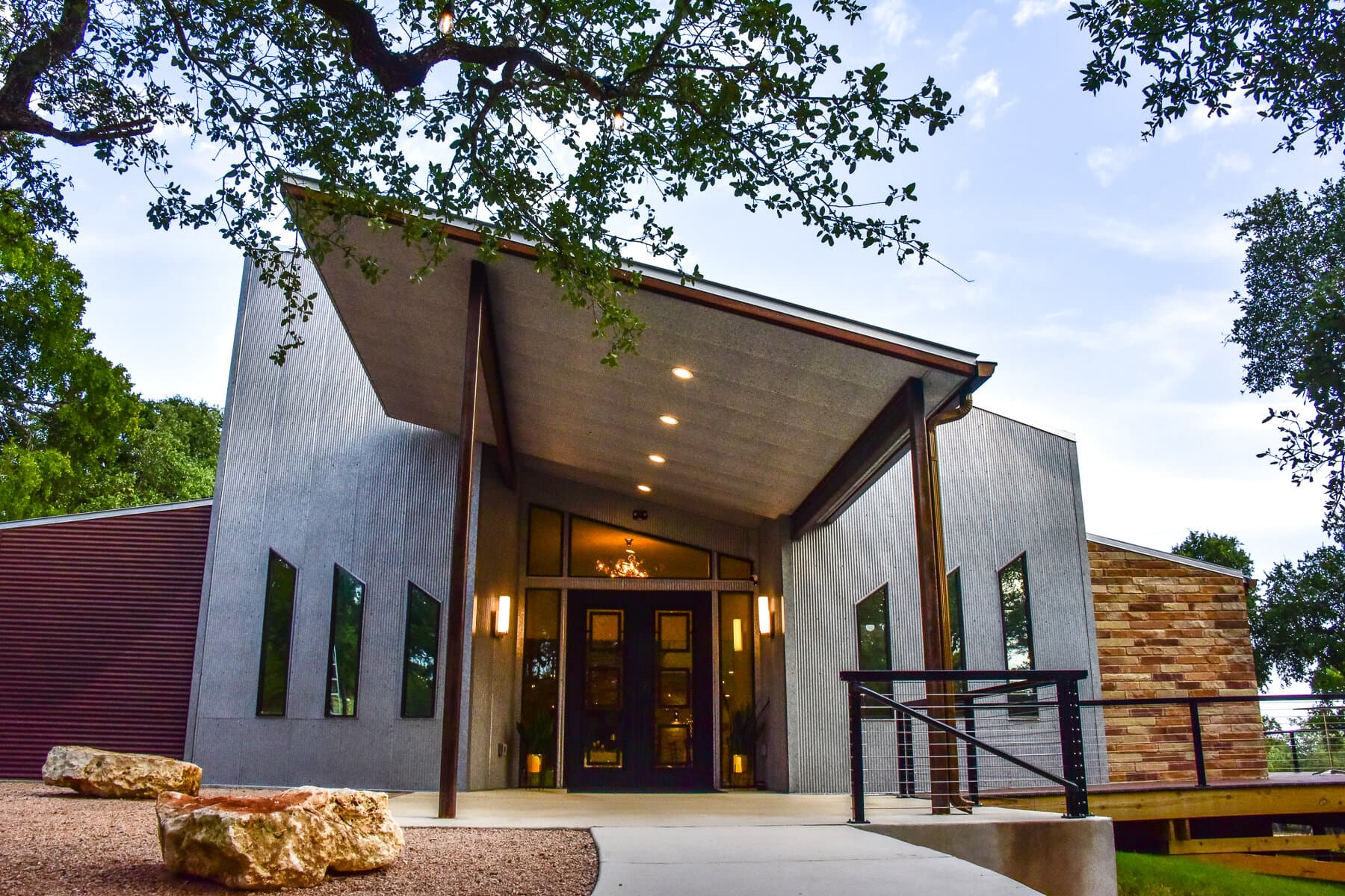 20 Questions to Ask When Touring a Wedding Venue (That Most Couples Forget)