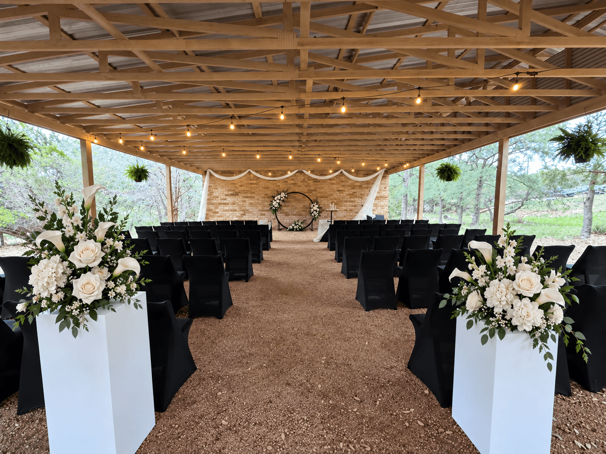 Modern black-and-white pavilion ceremony at Prima Vista