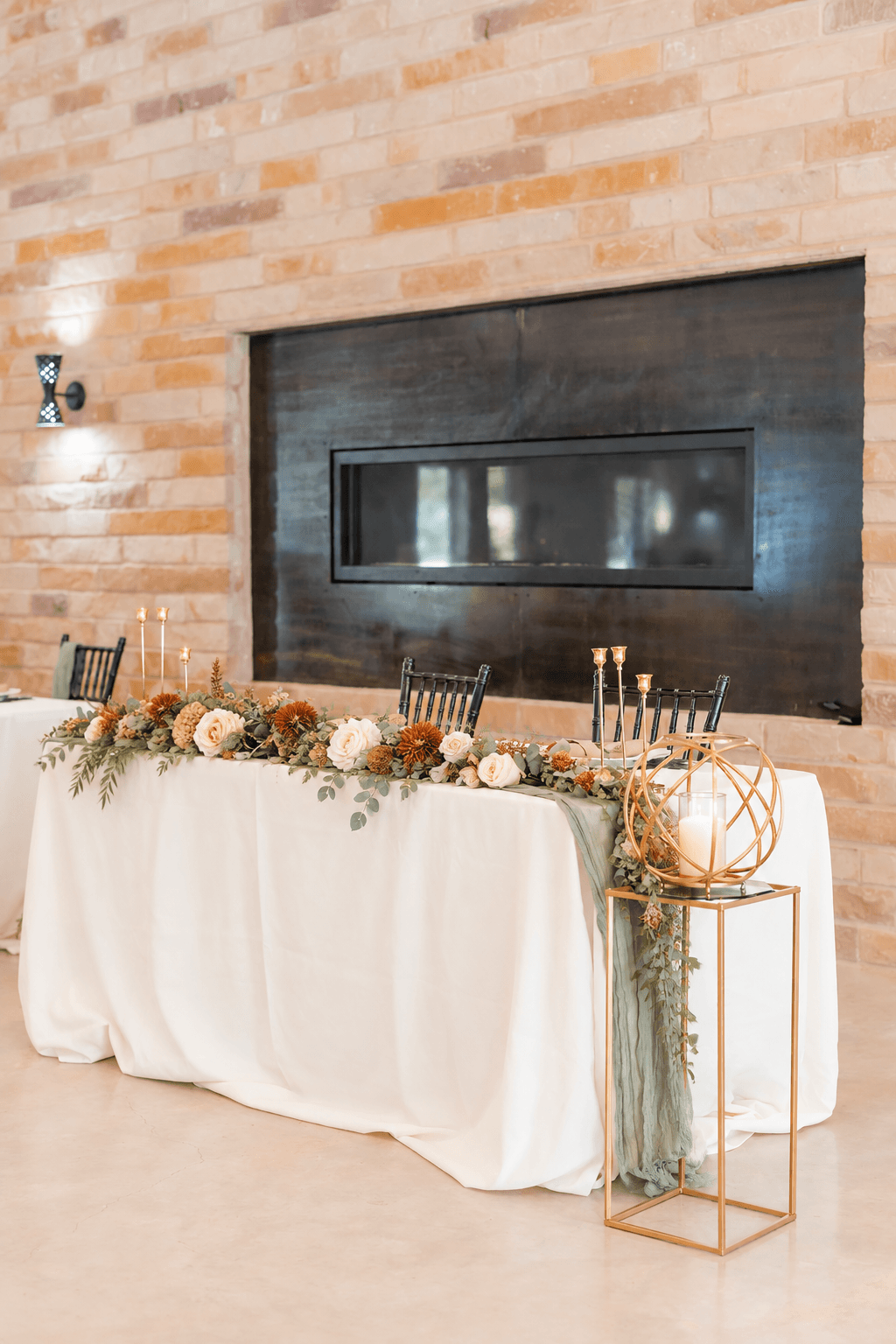 Texas Western Chic sweetheart table