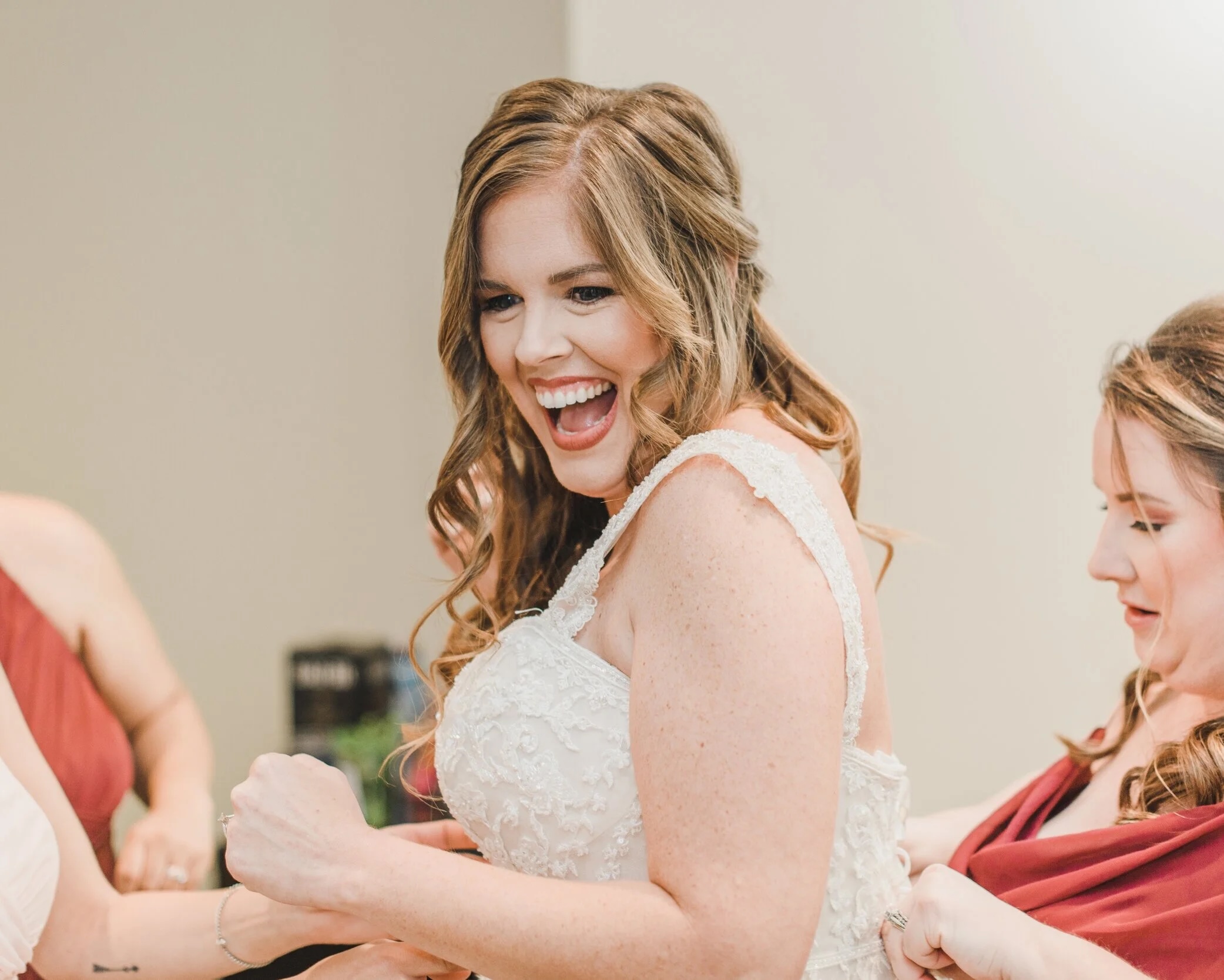 Bridal suite getting ready at Prima Vista Wimberley